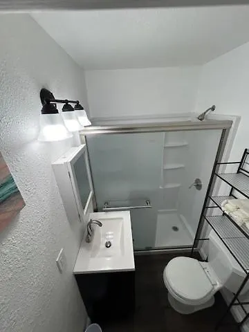 Apartment River Escape *